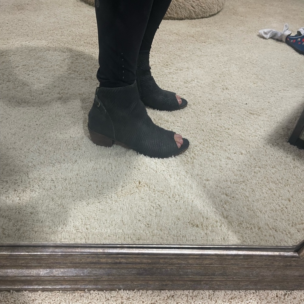 Distressed bootie - Picture 7 of 8